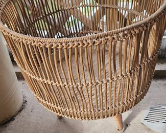 Wicker plant holder 