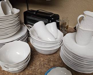 Crisp white doah set