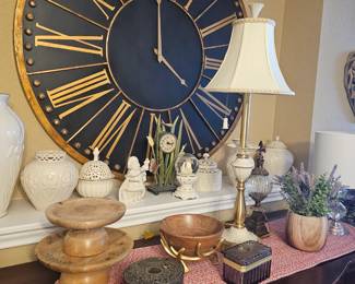 Supersizebclock and stylish decor 