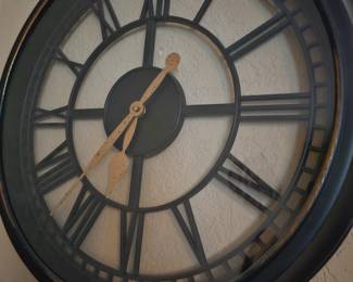 Large clock 