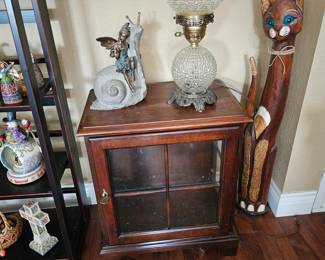 Small display cabinet 