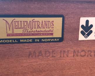 Label on bench/table