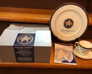1994 Pfaltzgraff Star Trek Generations Enterprise NCC-1701-D 3-piece buffet set (dinner plate, cup + saucer) with COA + box