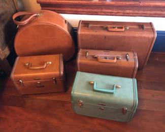 Vintage Samsonite suitcases & train cases