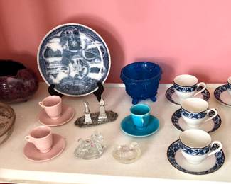 More demitasse cups & saucers, NY souvenir S+P set, mini covered chicken dish & more
