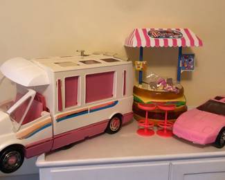 Barbie accessories: RV, hamburger stand & pink Corvette