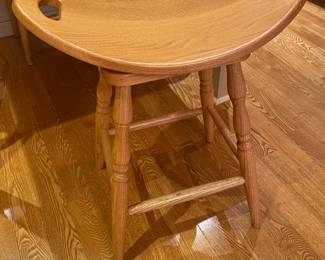 Swivel saddle seat