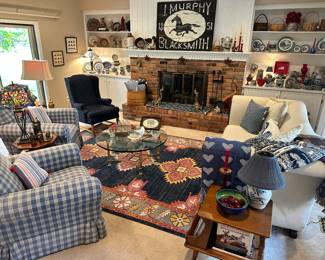 Welcome Home! You'll Find a Multitude of Vintage Collectibles, Pottery and Fabulous Decor Available.