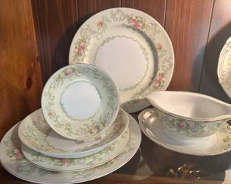 Gorgeous KON4 Bone China Collection by Kongo Japan, Hand Painted, Set Includes: 11 Dinner Plates, 11 Salad Plates, 6 Soup Bowls, 10 B& B's, 5 Sorbet Bowls, One 16" Oval Serving Platter, One Serving Pasta Bowl, 1 Gravy Boat, 8 Teacup Saucers, 1 Tea Cup, Cream & Sugar Bowls,