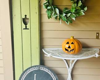 Welcome to our Incredible Home Full of Charming Treasures, Vintage Collectibles and so Much More!