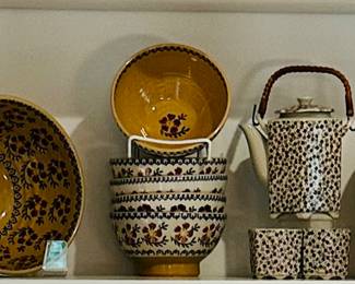 Beautiful Collection of Nicholas Mosse Pottery (Ireland) Including a Collection in the "Old Rose Pattern" and "Birds Pattern".
