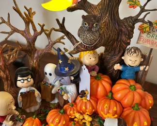 Up Close Details of the Danbury Mint Lighted Sculpture, "Welcome, Great Pumpkin".