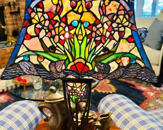 Amazing Tiffany-Style 28"H Colorful Floral Table Lamp with a Scalloped Edge and Illuminated Base.