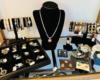Still More Amazing Jewlery Available!