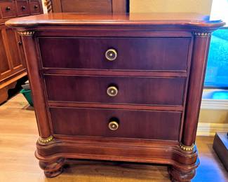 Hooker brand chest  