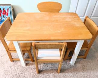 Kids' table and 4 chairs set