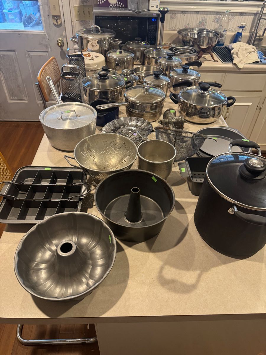 Cake pans, cookware, pots