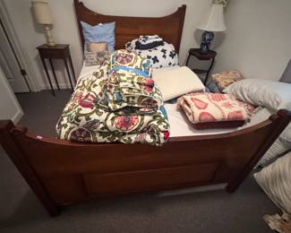 Antique full bed