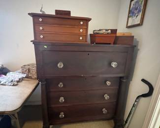 Chest, jewelry boxes