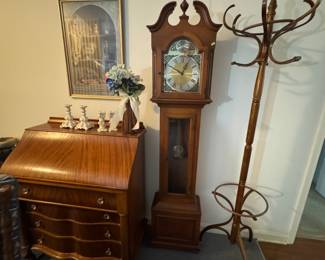 Grandfather clock, hat rack