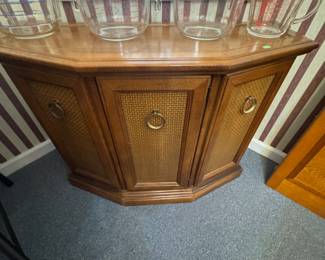 Storage cabinet