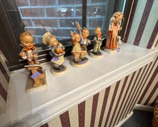 Figurines