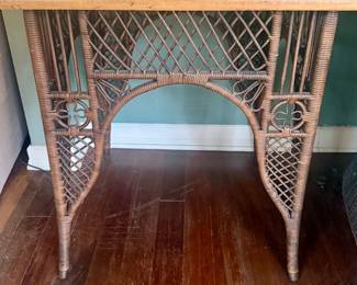 Hard to come across ! Antique Wicker Side/Lamp Table / excellent 
Stunning piece