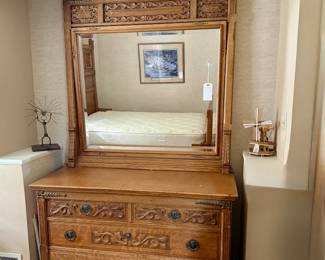 Matching Dresser to the Bed 
Beautiful Set w/mattress
Upstairs