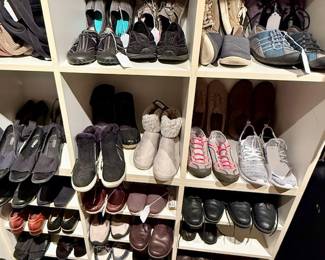 Lots Ladies Shoes ! 