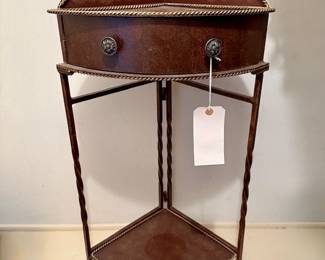 Small metal corner cab / upstairs 
