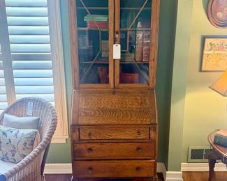 Secretarial Cabinet Bookcase/Drop Desk
Attractive functional piece
Some little collectible books in there