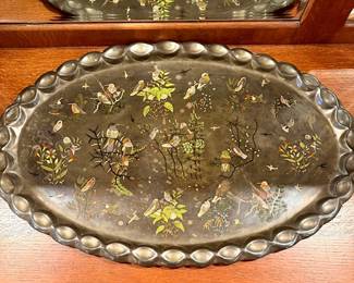 Pie crust Tray w/bird design lg 