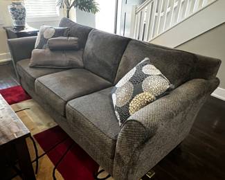 All Furniture is excellent !
Very Nice Sofa