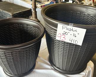 Plastic Planter Pots 