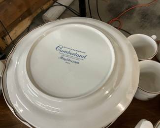 Hearthside Cumberland Mayblossom Brown Stoneware Dinnerware