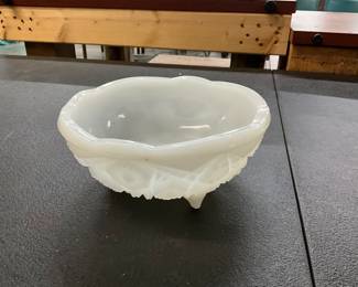 McKee Kemple Milk Glass Toltec Pattern Bowl