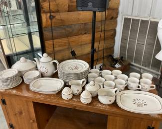 Hearthside Cumberland Mayblossom Brown Stoneware Dinnerware
