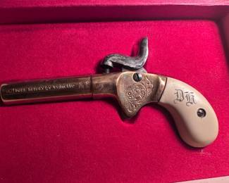 Derringer Black PowderGum