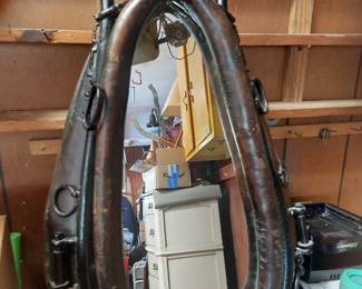 ANTIQUE MIRROR HORSE COLLAR
