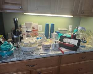 Various kitchen gadgets, all clean and in working order
