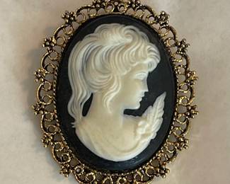 Vintage Cameo
