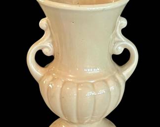 Shawnee USA Vase (circa 1940)