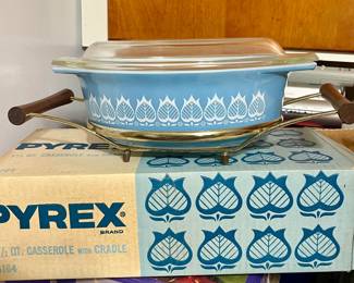 Pyrex Casserole Dish with Cradle (with original box)