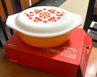 Pyrex Friendship Casserole Dish with Box