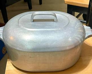 WagnerWare Magnalite Oval Roaster - Circa 1934