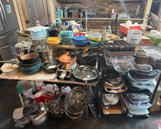Pot, pans, lids, etc - including Hexclad and Pampered Chef