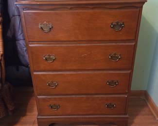 4 drawer chest.