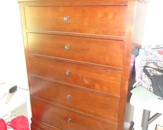 Kincaid Chest of Drawers