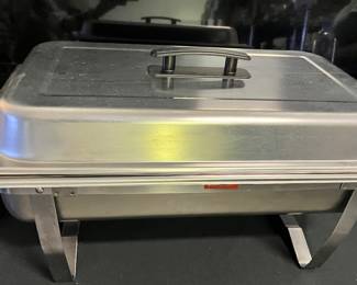 Metal chaffing dishes
