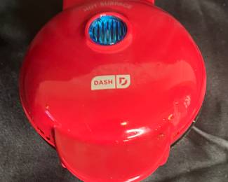 Dash heart waffle maker